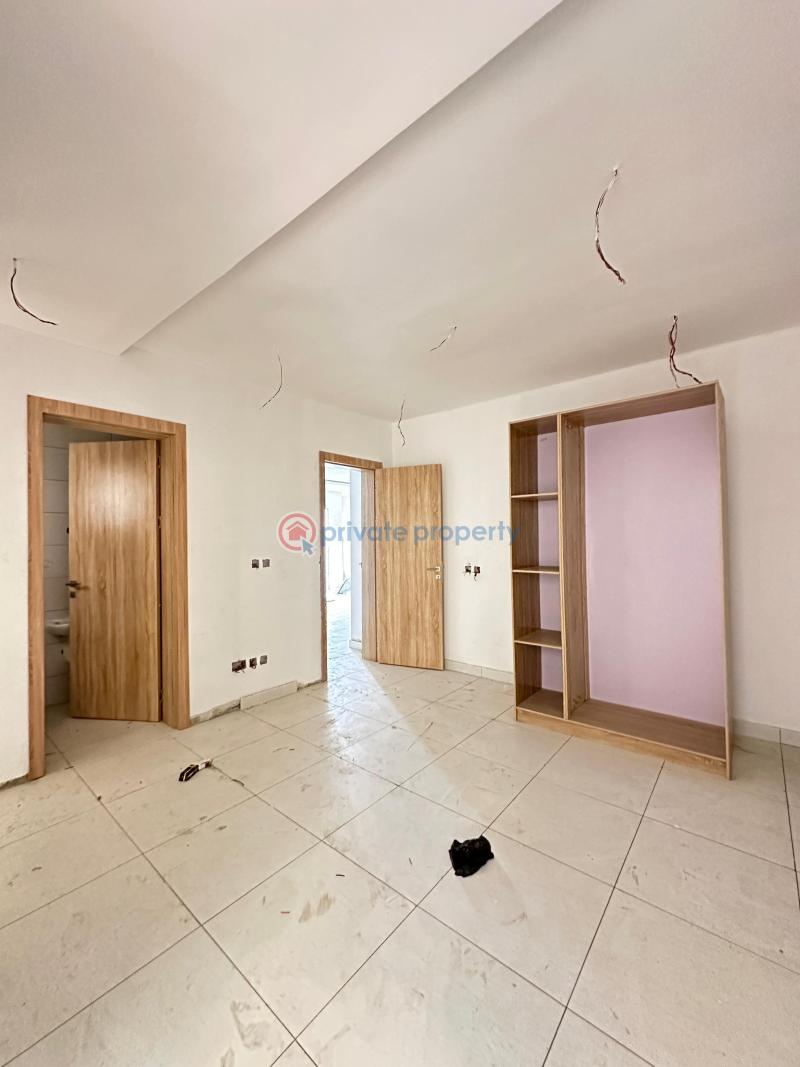 Spacious 2 bedroom apartment with  bq, pool, elevator and gym. - 6 2 bedroom Flat & Apartment For Sale Lekki Phase 1 Lagos - 6