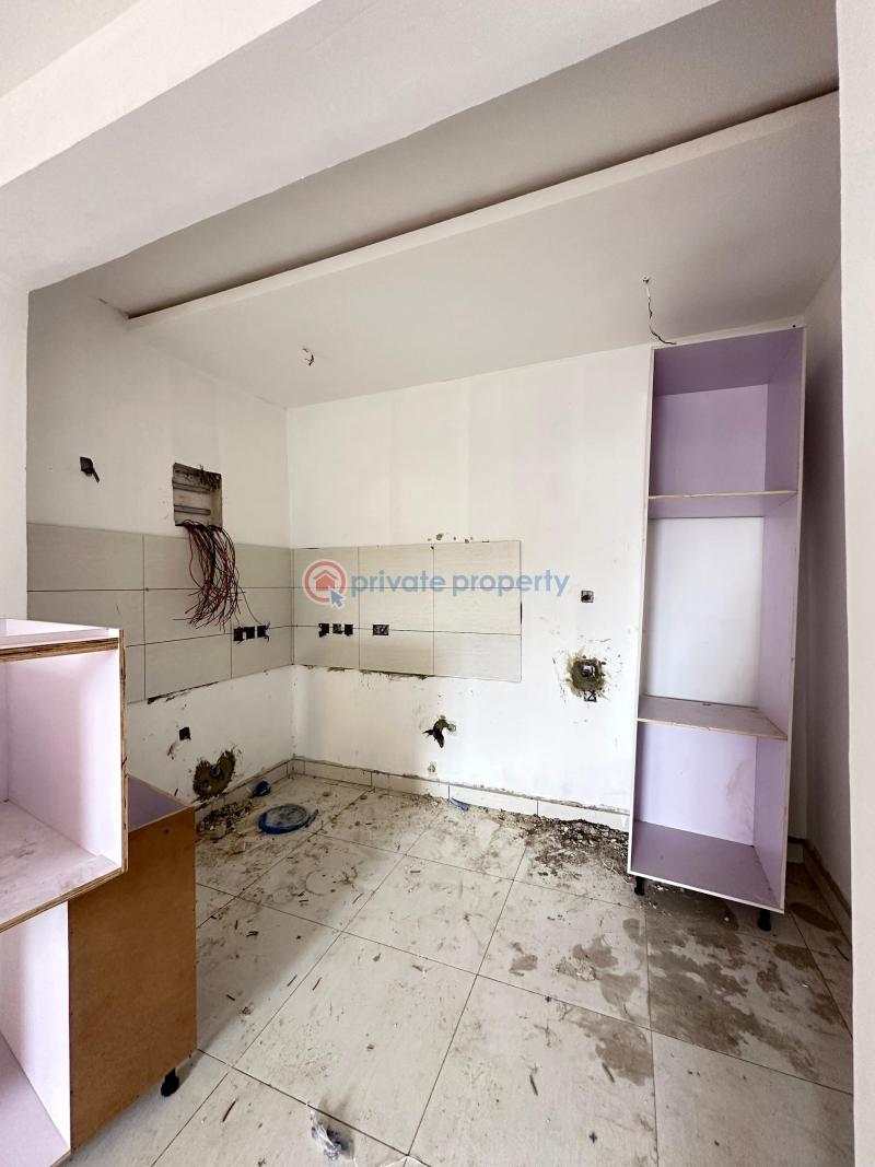 Spacious 2 bedroom apartment with  bq, pool, elevator and gym. - 4 2 bedroom Flat & Apartment For Sale Lekki Phase 1 Lagos - 4