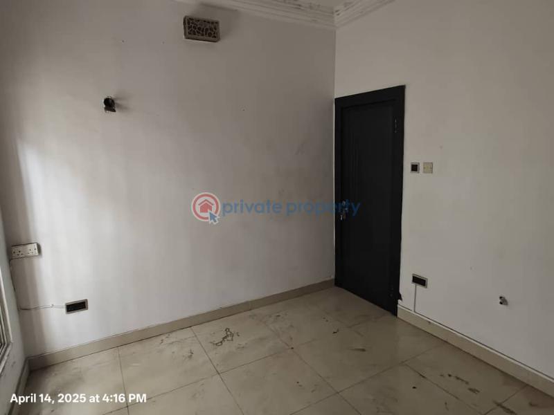 2 bedroom Block Of Flats For Rent Osapa London Lekki Lagos - 11