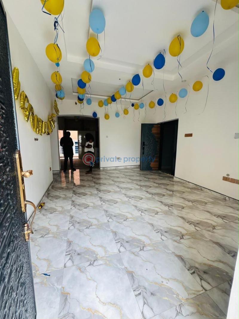 2 bedroom Block Of Flats For Sale Surulere Lagos - 6