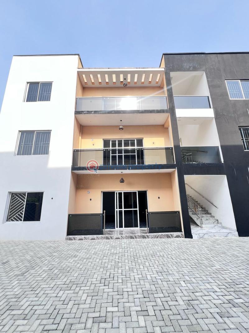 2 bedroom Block Of Flats For Sale Ikota Mobile Road Ajah Ikota Lekki Lagos - 1