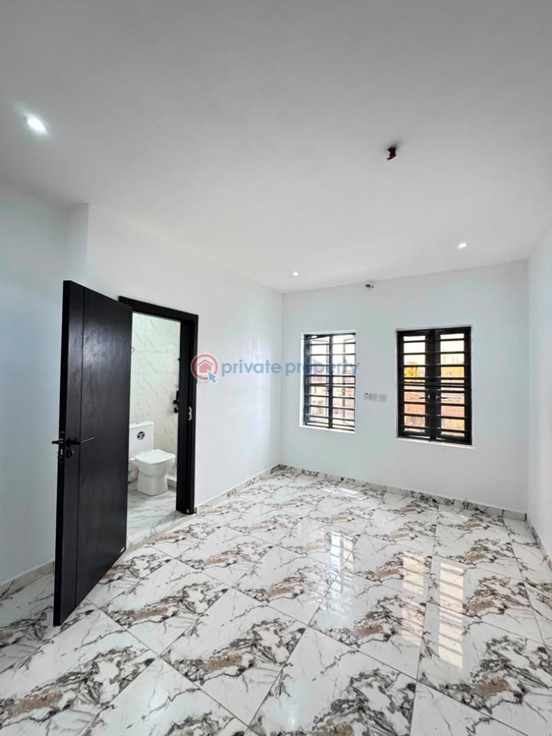 2 bedroom Shared Apartment For Sale Ogunlana Surulere Lagos - 3