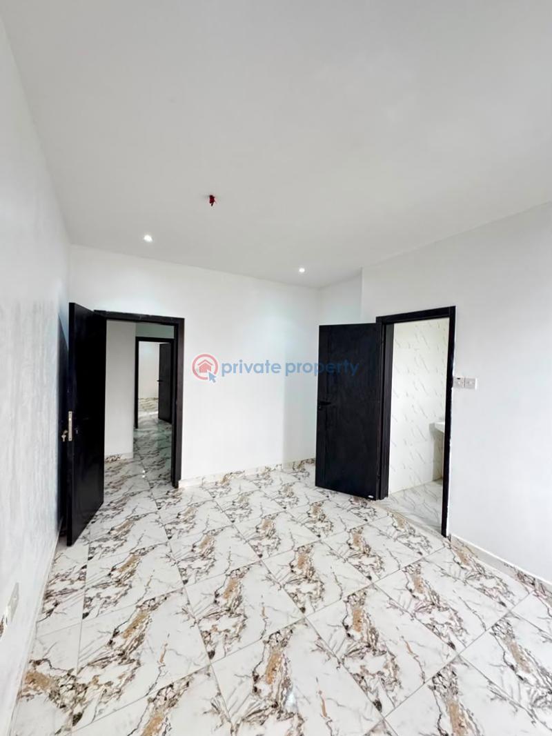 2 bedroom Shared Apartment For Sale Ogunlana Surulere Lagos - 4