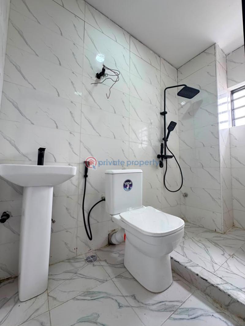 2 bedroom Shared Apartment For Sale Ogunlana Surulere Lagos - 7