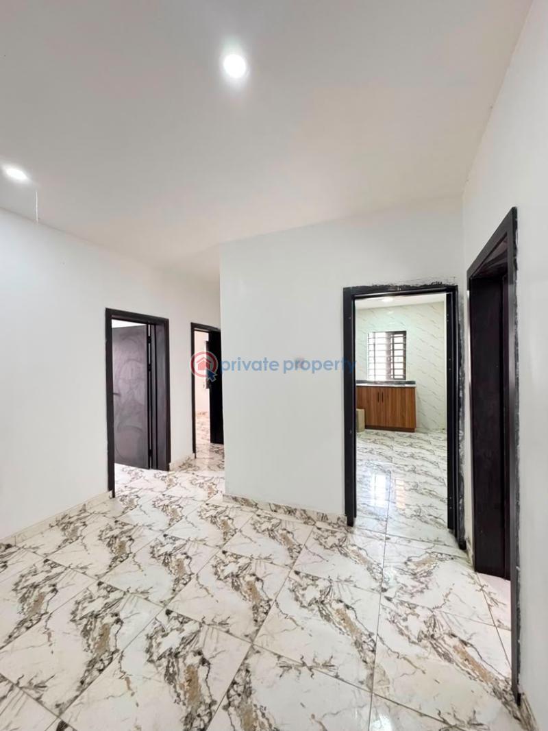 2 bedroom Shared Apartment For Sale Ogunlana Surulere Lagos - 2