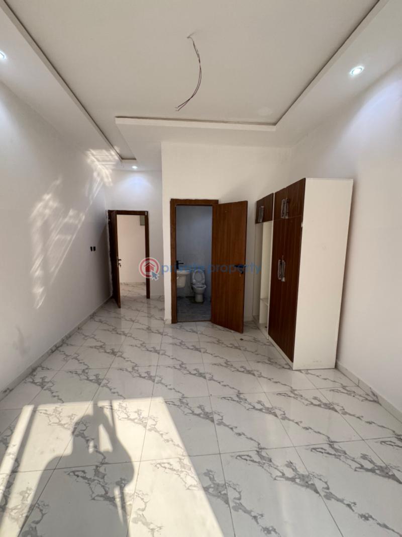 Spacious 2bedroom flat with pool and elevator - 6 2 bedroom Block Of Flats For Sale Ikate Elegushi Lekki Lagos - 6