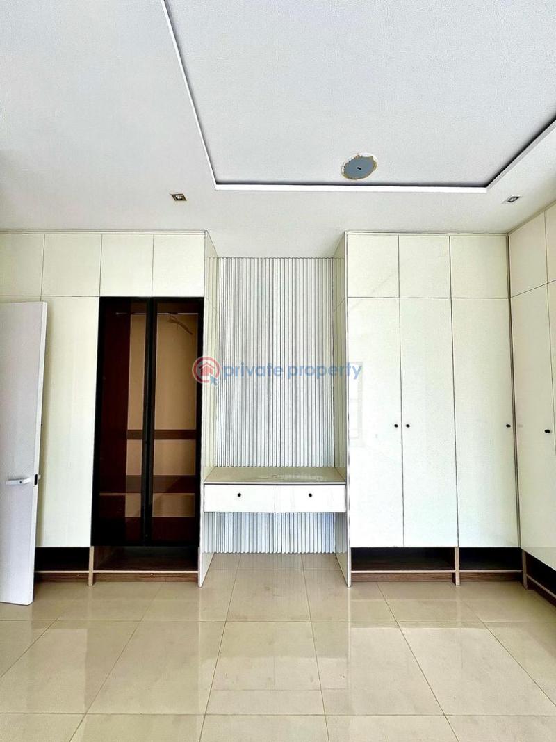 Spacious 3-bedroom apartment with bq - 9 3 bedroom Flat & Apartment For Sale Lekki Phase 1 Lagos - 9