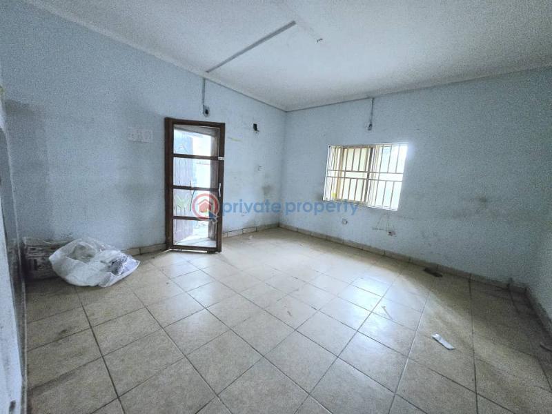 Spacious 3-bedroom apartment with bq - 11 3 bedroom Flat & Apartment For Rent Lekki Phase 1 Lagos - 11