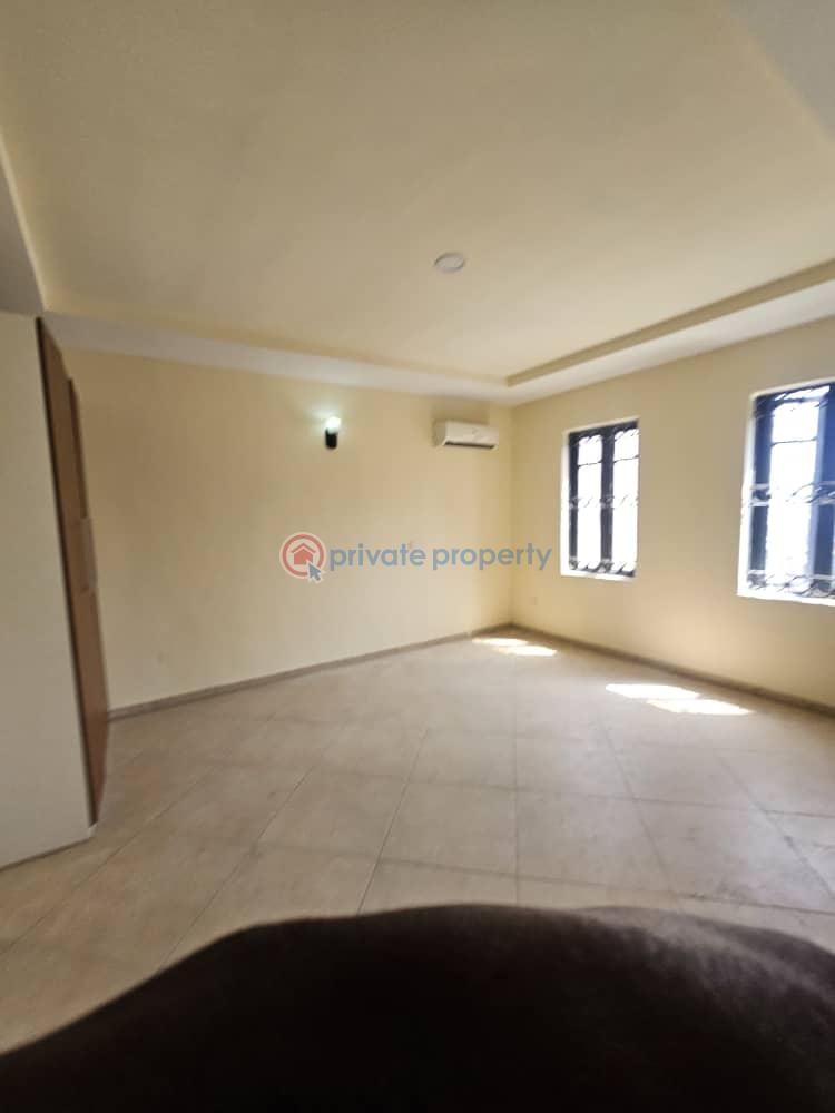 Spacious 3 bedroom apartment with bq,  laundry room,  elevator & swimming pool - 24 3 bedroom Block Of Flats For Sale Oniru, Victoria Island Oniru Victoria Island Lagos - 24