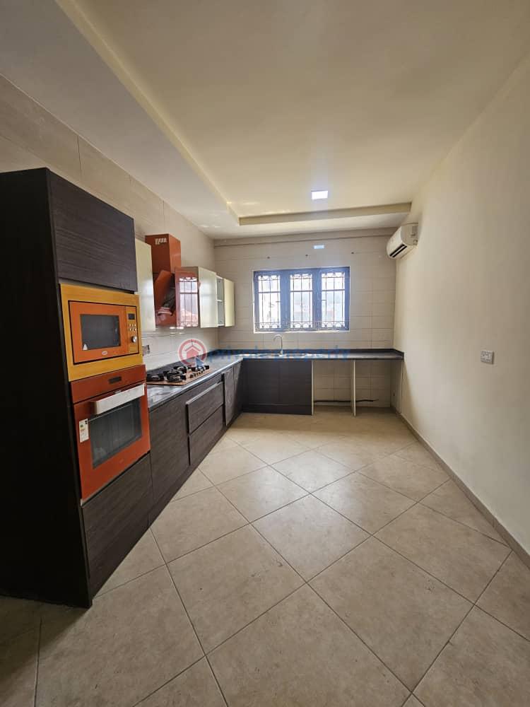 Spacious 3 bedroom apartment with bq,  laundry room,  elevator & swimming pool - 13 3 bedroom Block Of Flats For Sale Oniru, Victoria Island Oniru Victoria Island Lagos - 13