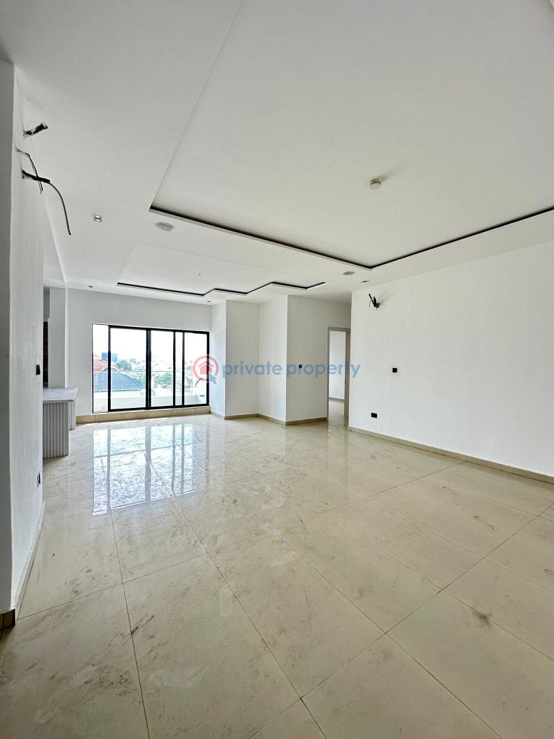 Spacious 3 bedroom apartment with pool, elevator and gym. - 6 3 bedroom House For Sale Lekki Phase 1 Lagos - 6