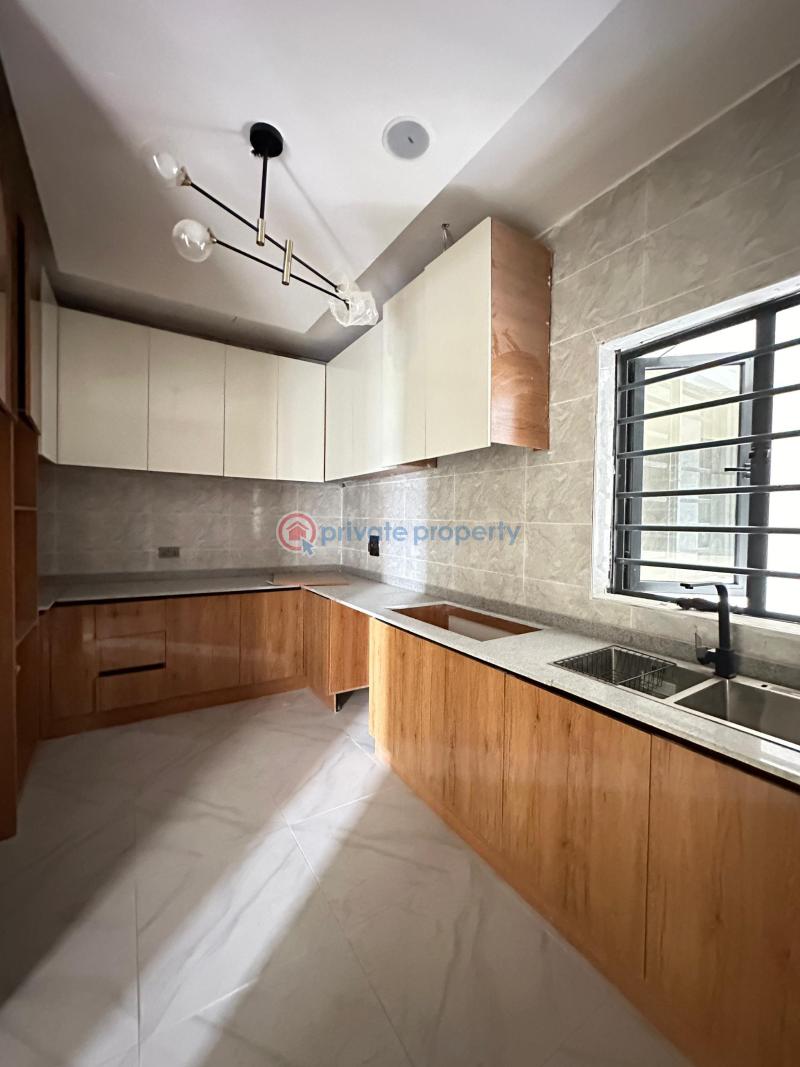 Spacious 3 bedroom apartment with swimming pool & gym. - 2 3 bedroom Block Of Flats For Sale Freedom Way Lekki Lagos - 2