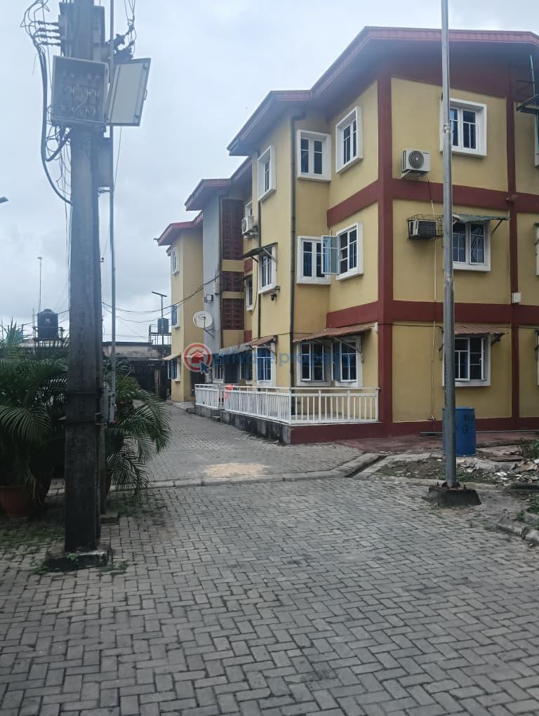 3 bedroom Block Of Flats For Rent Lsdpc Estate, Lawanson, Surulere Alaka/Iponri Surulere Lagos - 0