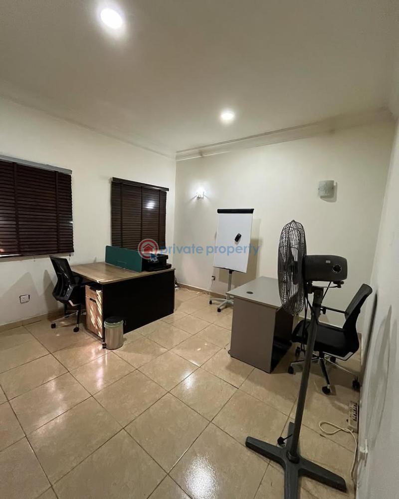 3 bedroom Flat & Apartment For Rent Colorado Street Maitama Abuja Phase 1  - 1