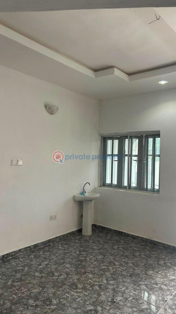 3 bedroom Block Of Flats For Rent Idi Ahun Road 5, Elebu Akala Express Akala Express Ibadan Oyo - 1
