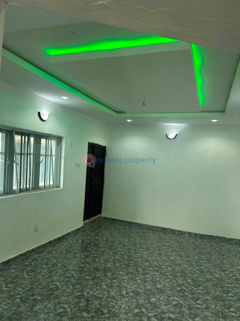 3 bedroom Block Of Flats For Rent Idi Ahun Road 5, Elebu Akala Express Akala Express Ibadan Oyo - 4