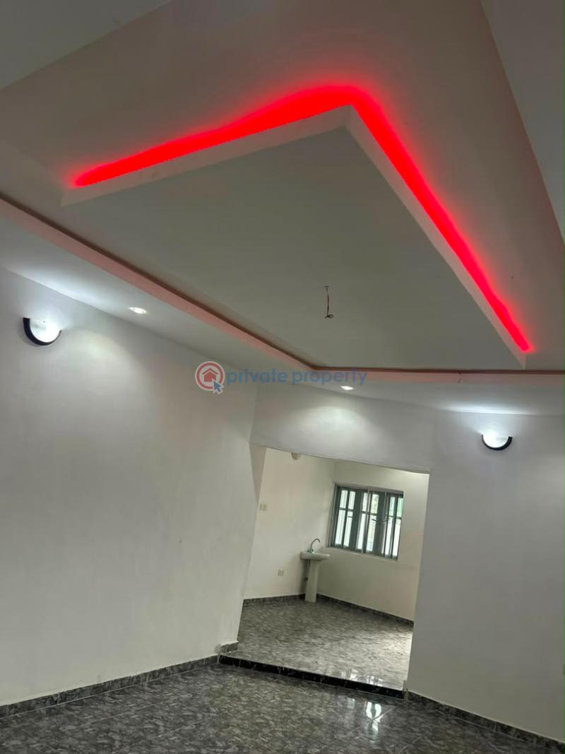3 bedroom Block Of Flats For Rent Idi Ahun Road 5, Elebu Akala Express Akala Express Ibadan Oyo - 0