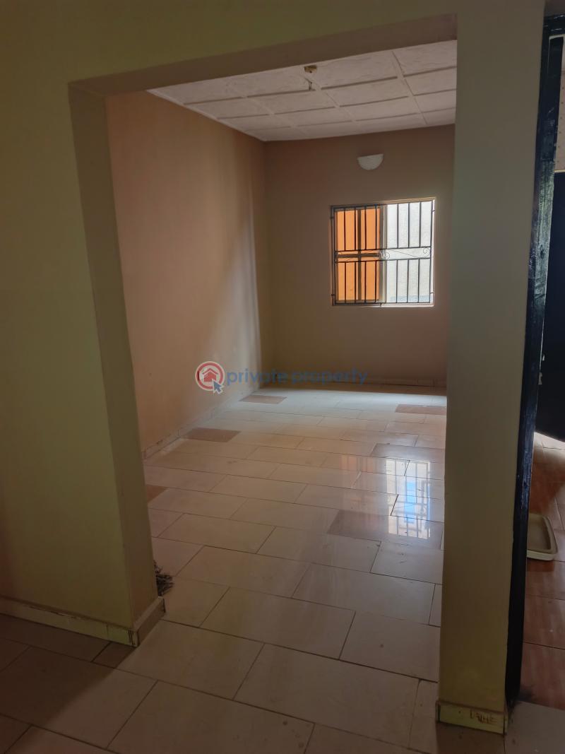 3 bedroom Flat & Apartment For Rent 7, Roluga Close Soluyi Gbagada Lagos - 2