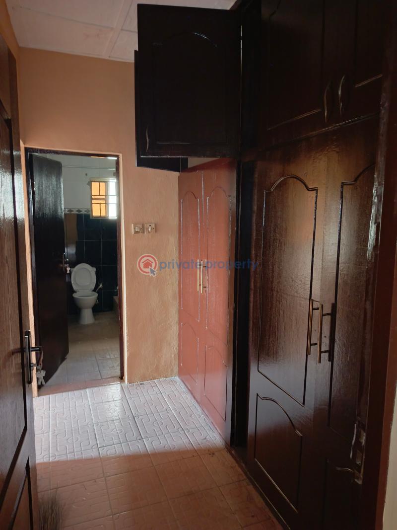 3 bedroom Flat & Apartment For Rent 7, Roluga Close Soluyi Gbagada Lagos - 9