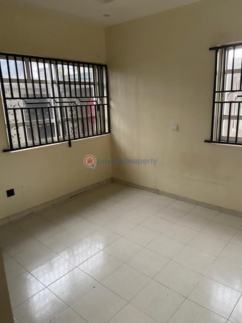 3 bedroom Block Of Flats For Rent Medina Estate Gbagada Atunrase Medina Gbagada Lagos - 8