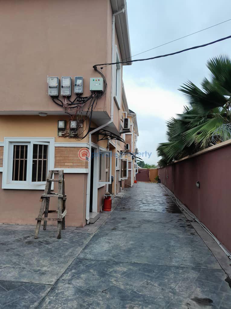 Spacious 3 bedroom ground flat - 4 3 bedroom Block Of Flats For Rent Mende Maryland Lagos - 4
