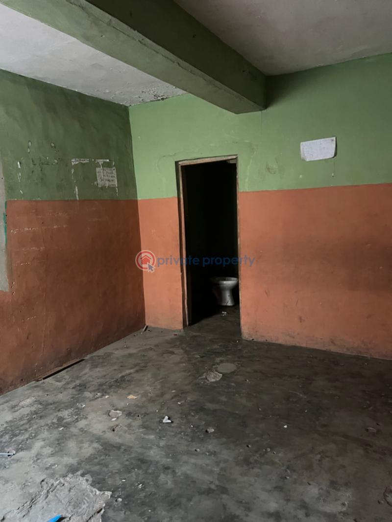 3 bedroom Office For Rent 566 Ikorodu Road, Kosofe, Lagos. Kosofe Kosofe/Ikosi Lagos - 6