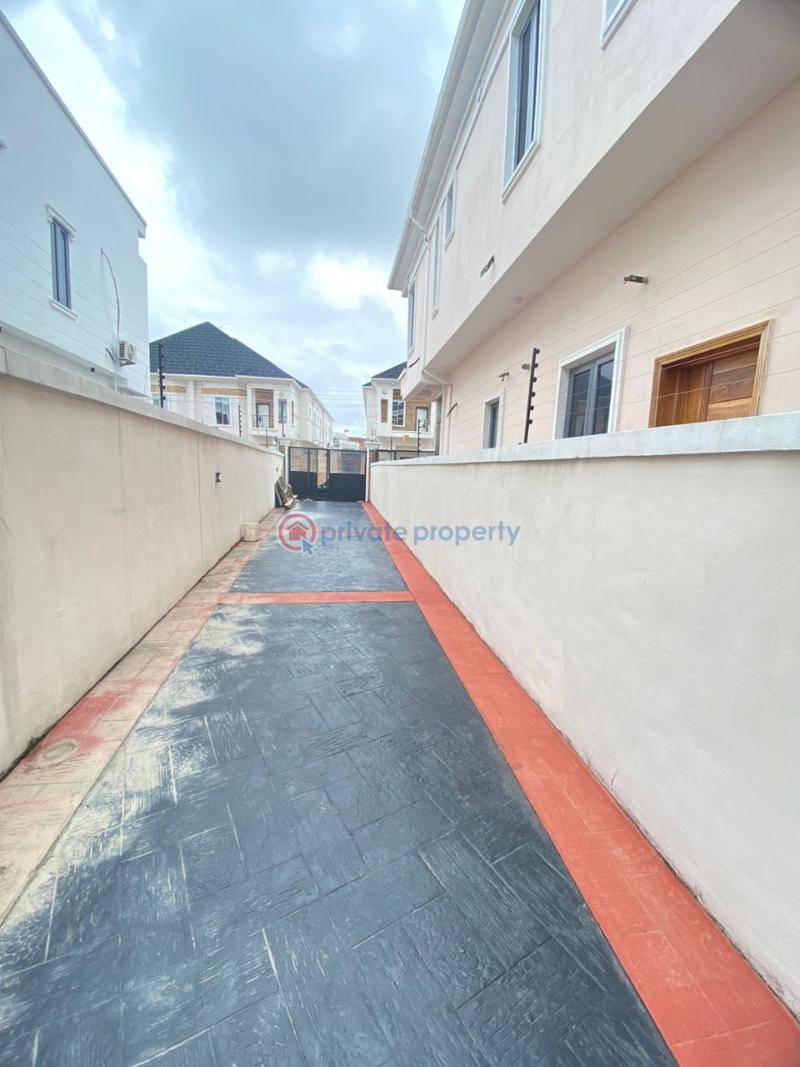4 bedroom Detached Duplex For Sale Ikota Lekki Lagos - 3