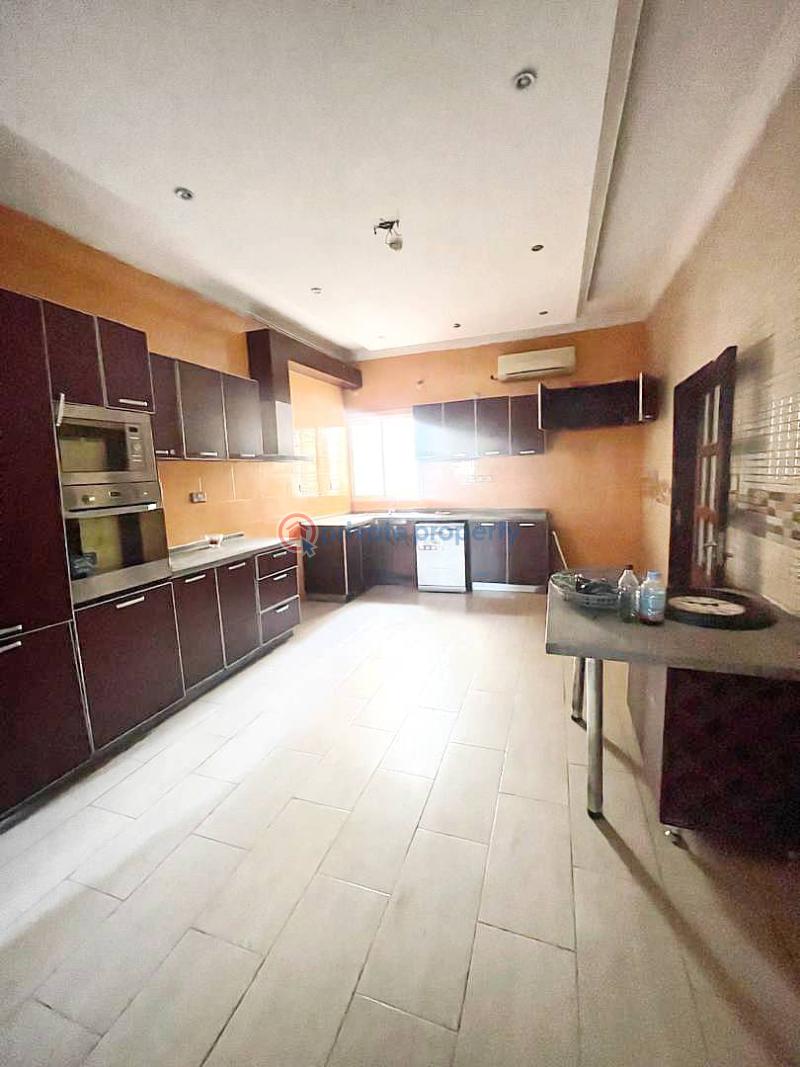 Spacious 4 bedroom self serviced semi detached duplex - 4 4 bedroom Semi detached Duplex For Rent Pinnock Beach Estate Osapa London Lekki Lagos - 4