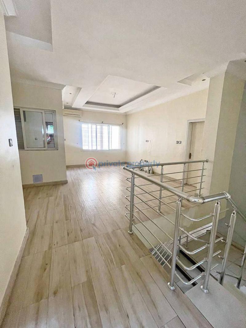 Spacious 4 bedroom self serviced semi detached duplex - 5 4 bedroom Semi detached Duplex For Rent Pinnock Beach Estate Osapa London Lekki Lagos - 5