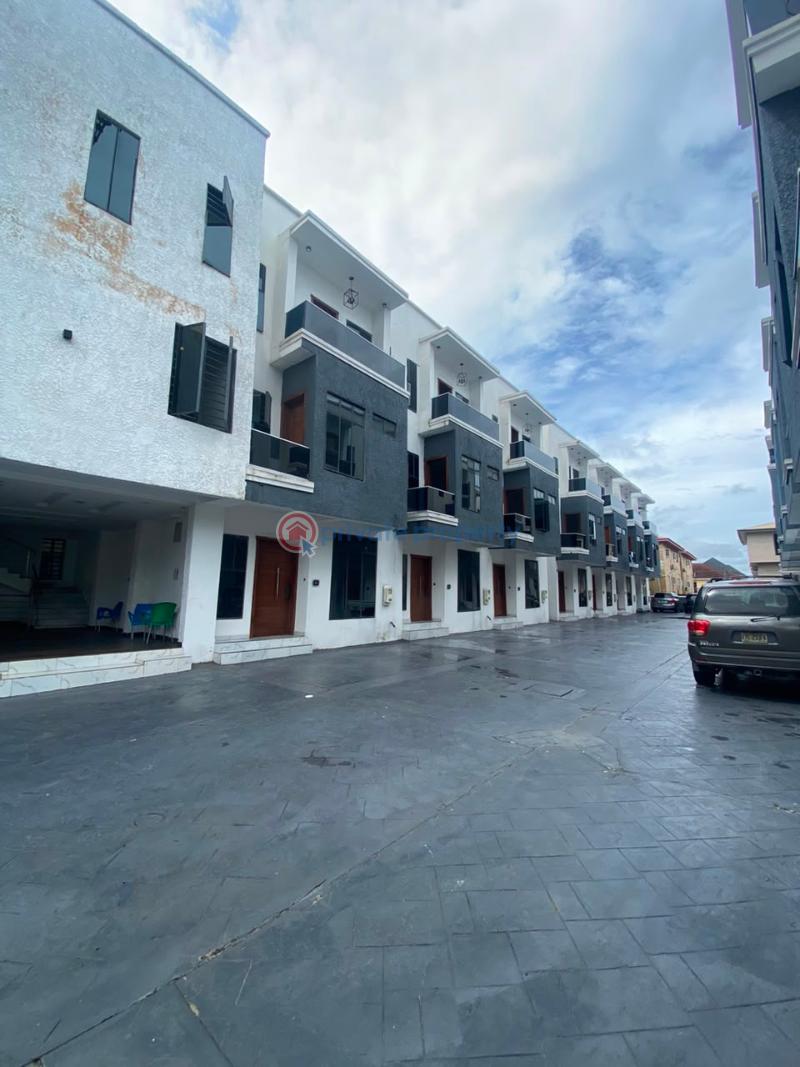 4 bedroom Terraced Duplex For Sale Chevron Drive Lekki Lagos - 1