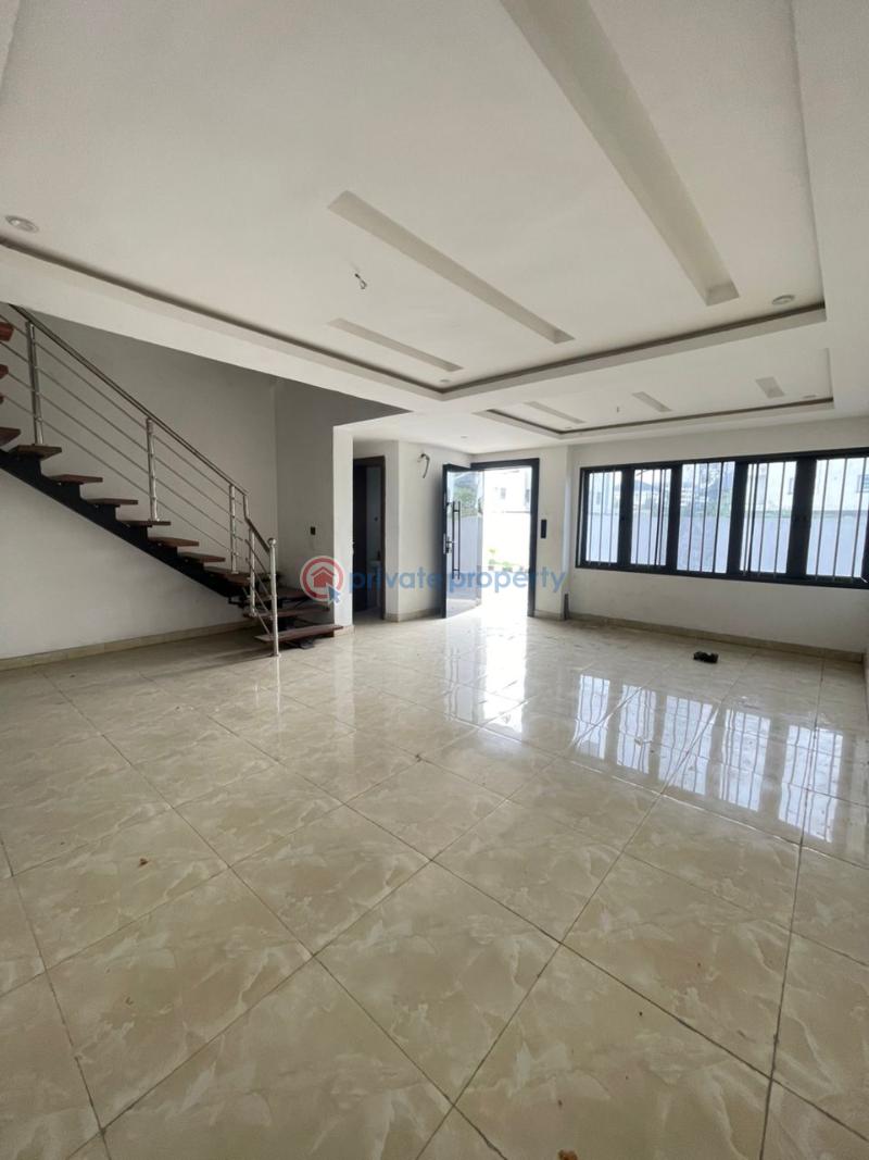 Flat & Apartment For Rent Off Admiralty Way Lekki Phase 1 Lagos - 2