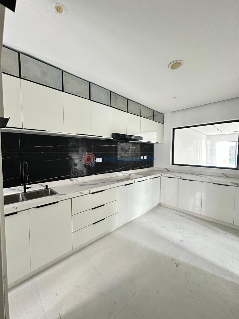 Spacious 4 bedroom terrace duplex with bq, gym, playground and swimming pool - 6 4 bedroom Terraced Duplex For Sale Lekki Lagos - 6