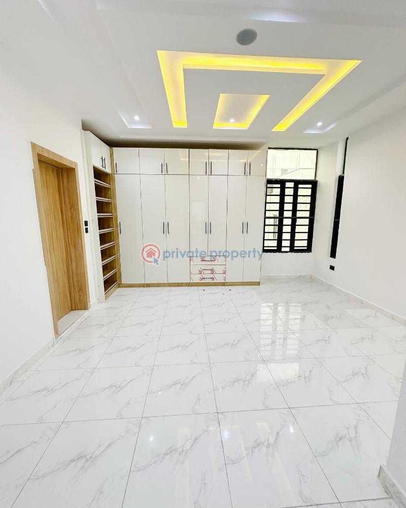 Spacious 4 bedroom terrace for sale - 11 4 bedroom Terraced Duplex For Sale Ologolo Lekki Lagos - 11