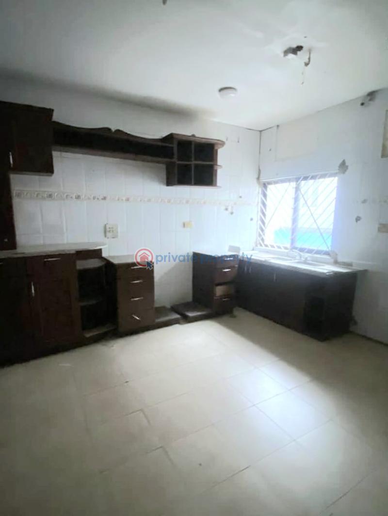 Spacious 4 bedroom terrace - 7 4 bedroom Terraced Duplex For Rent Lekki Phase 1 Lagos - 7