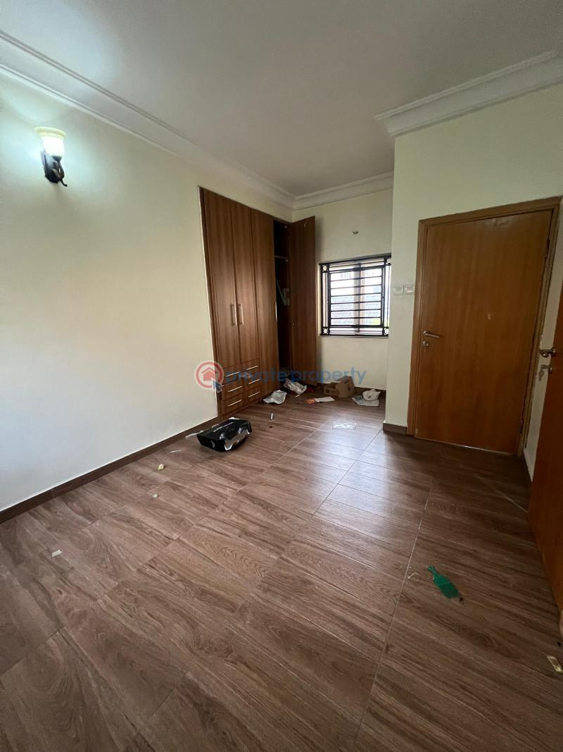 Spacious 4-bedroom terraced duplex - 5 4 bedroom Terraced Duplex For Rent Osapa Lekki Lagos - 5