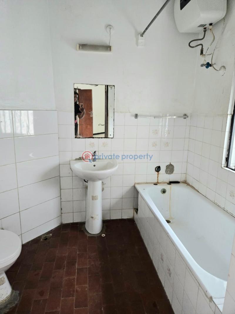 Spacious 5-bedroom detached house with bq. - 4 5 bedroom Detached Duplex For Rent Victoria Island Lagos - 4