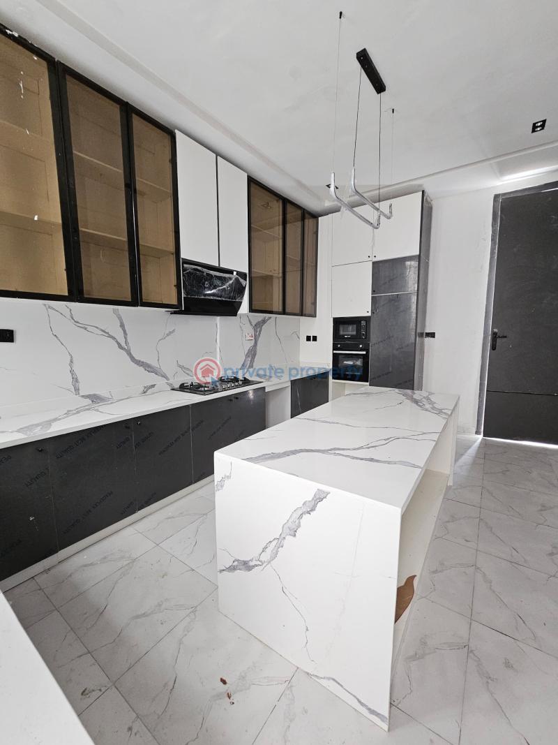 Spacious 5 bedroom full detached duplex with bq and swimming pool - 5 5 bedroom Detached Duplex For Sale Chevron Drive Lekki Lagos - 5