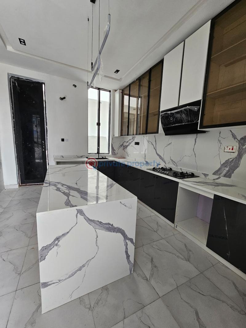 Spacious 5 bedroom full detached duplex with bq and swimming pool - 4 5 bedroom Detached Duplex For Sale Chevron Drive Lekki Lagos - 4