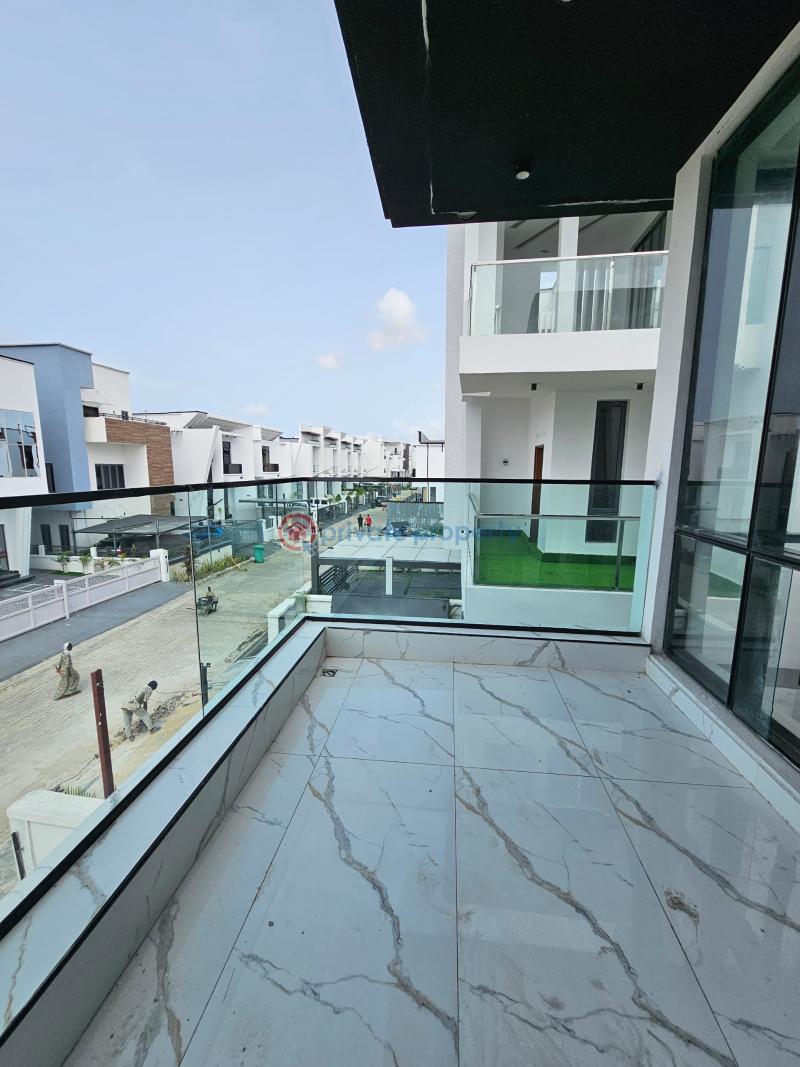 Spacious 5 bedroom full detached duplex with bq and swimming pool - 9 5 bedroom Detached Duplex For Sale Chevron Drive Lekki Lagos - 9