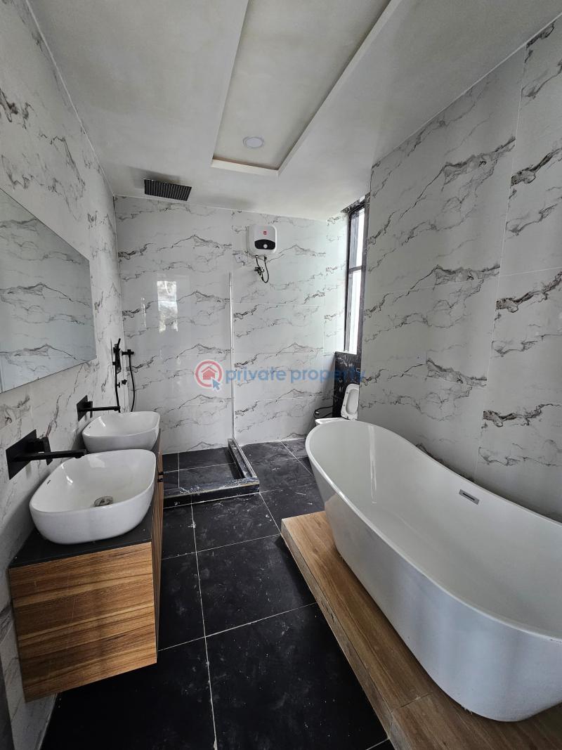 Spacious 5 bedroom full detached duplex with bq and swimming pool - 7 5 bedroom Detached Duplex For Sale Chevron Drive Lekki Lagos - 7