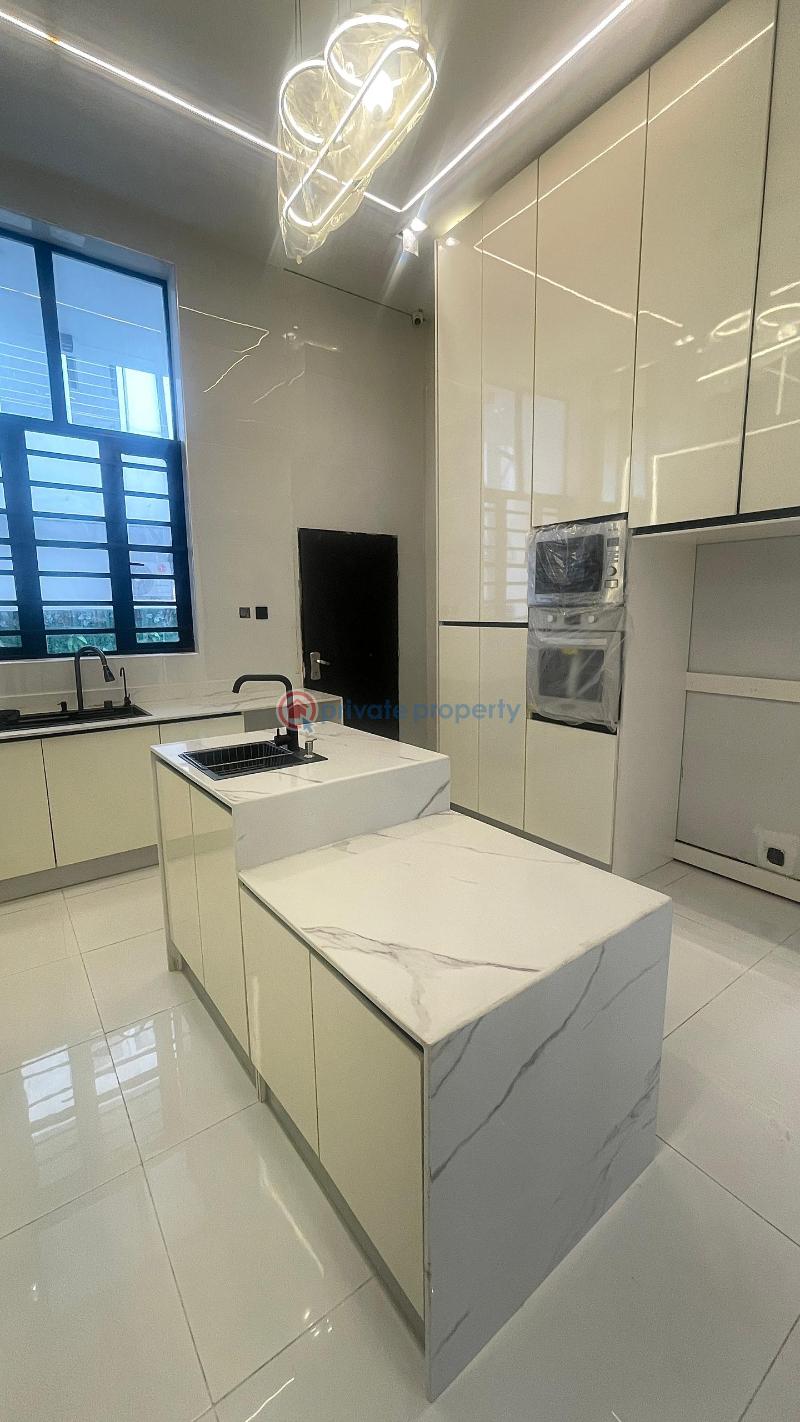 5 bedroom Detached Duplex For Sale Chevron Drive Lekki Lagos - 5