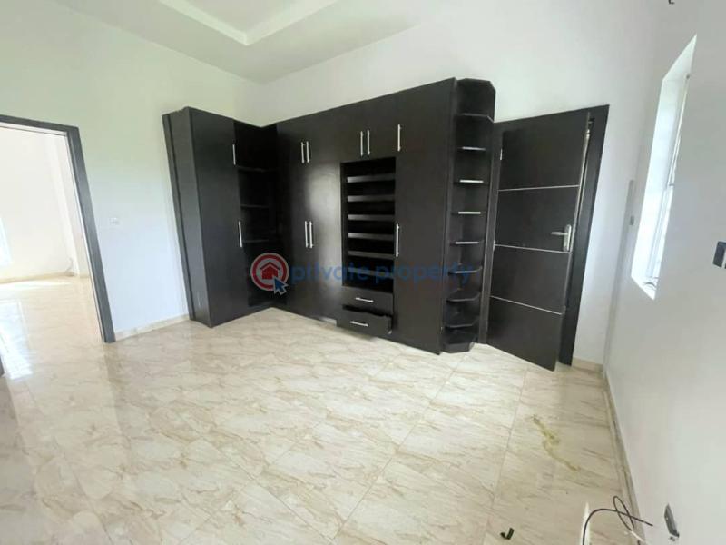 Spacious 5-bedroom fully detached duplex - 1 5 bedroom Detached Duplex For Rent Chevron Drive Lekki Lagos - 1