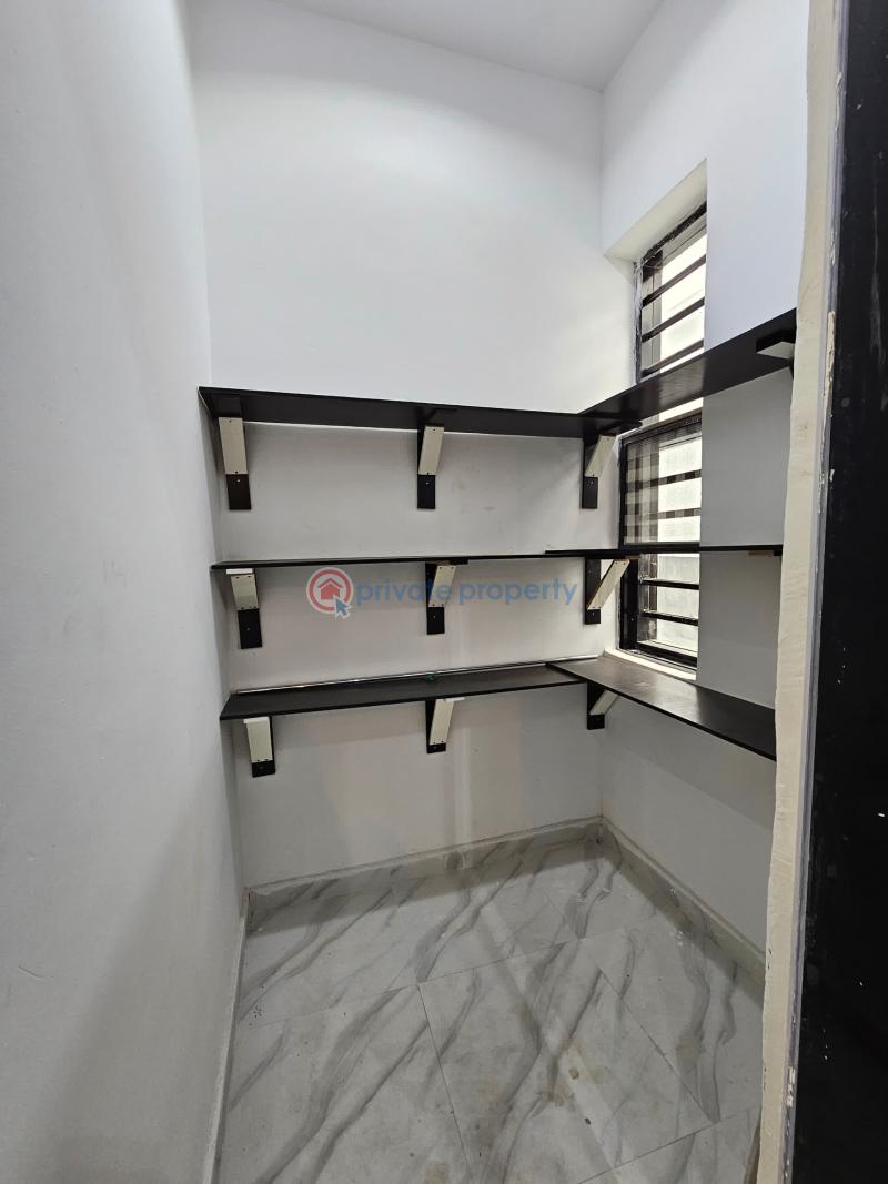 Spacious 5 bedroom fully detached duplex with bq, home office and swimming pool - 4 5 bedroom Detached Duplex For Sale Chevron Drive Lekki Lagos - 4
