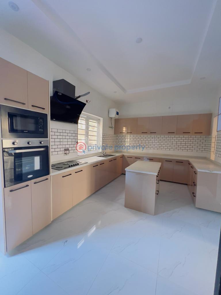 Spacious 5 bedroom fully detached duplex with bq - 4 5 bedroom Detached Duplex For Sale Lekki Phase 1, Lagos Lekki Phase 1 Lagos - 4