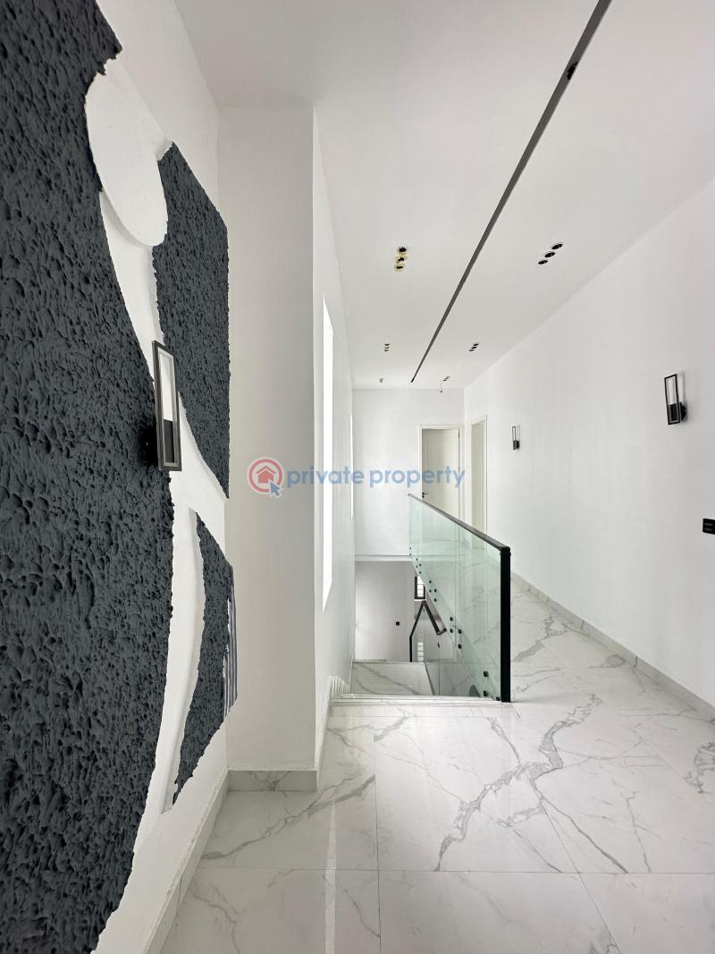 Spacious 5 bedroom fully detached duplex with bq and swimming pool - 9 5 bedroom Detached Duplex For Sale Chevron Drive Lekki Lagos - 9