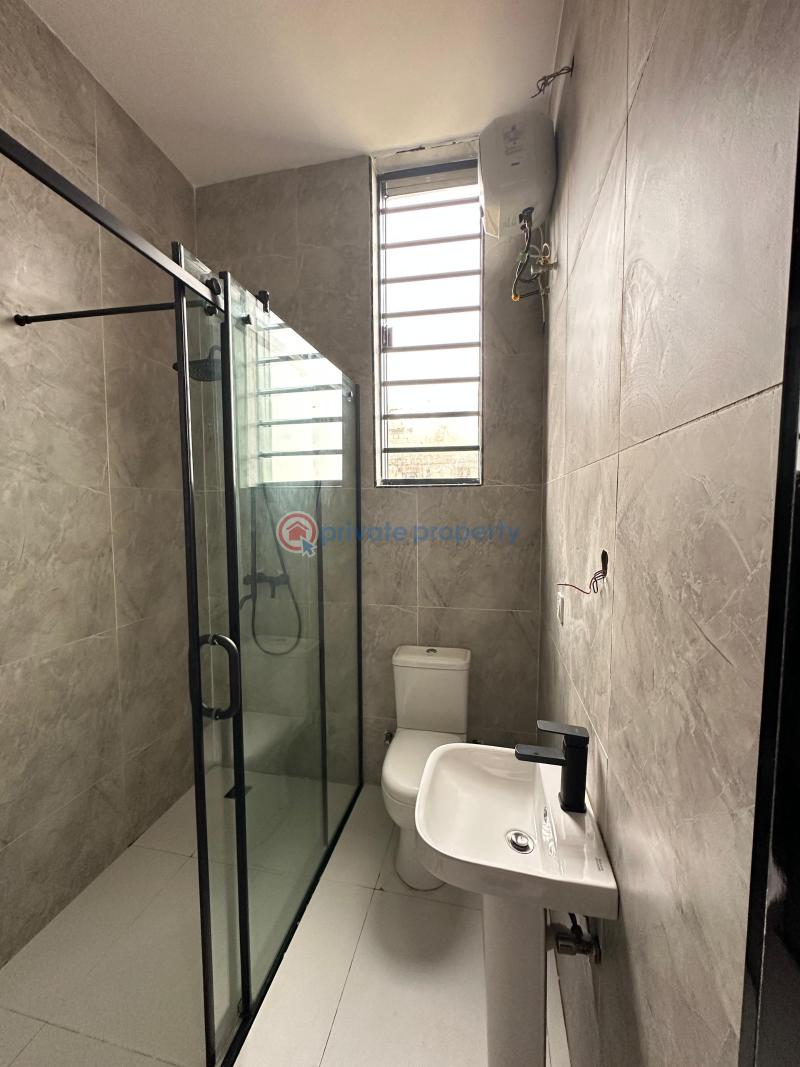 Spacious 5 bedroom fully detached duplex with bq and swimming pool - 11 5 bedroom Detached Duplex For Sale Chevron Drive Lekki Lagos - 11
