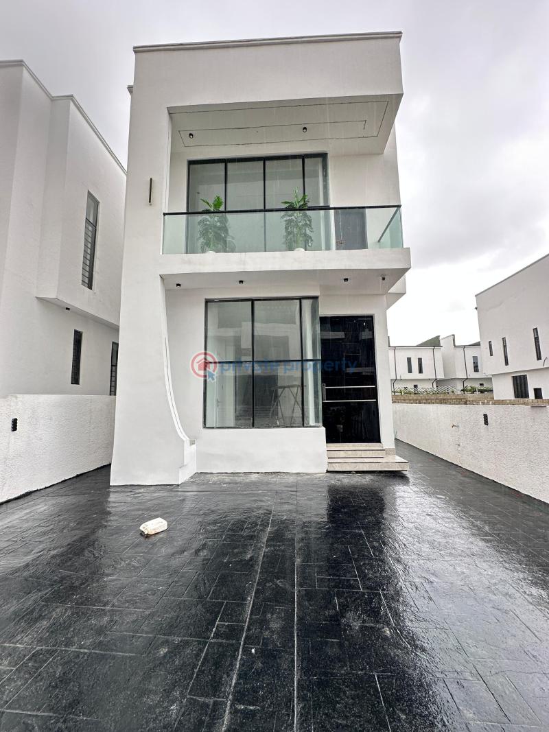 Spacious 5 bedroom fully detached duplex with bq and swimming pool - 2 5 bedroom Detached Duplex For Sale Chevron Drive Lekki Lagos - 2
