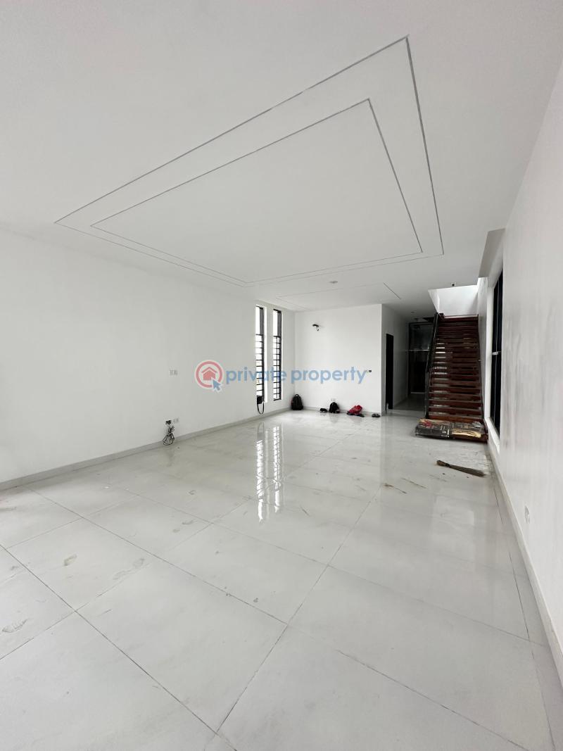 Spacious 5 bedroom fully detached duplex with bq and swimming pool - 5 5 bedroom Detached Duplex For Sale Chevron Drive Lekki Lagos - 5