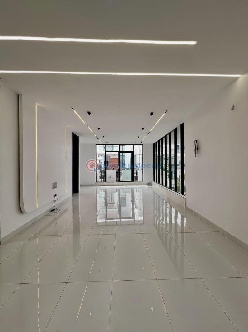 Detached Duplex For Sale Chevron Lekki Lagos. Chevron Drive Lekki Lagos - 1