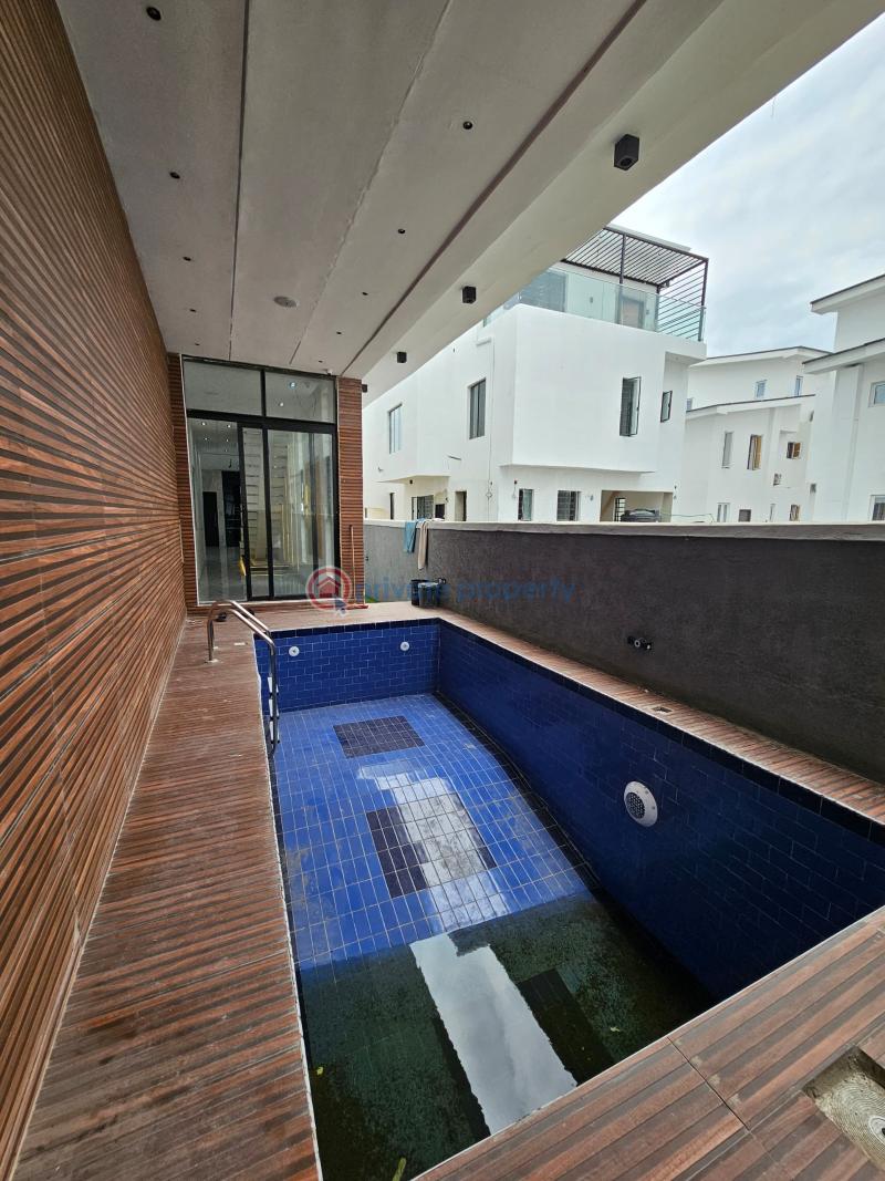 Spacious 5 bedroom fully detached duplex with bq, home office and swimming pool - 2 5 bedroom Detached Duplex For Sale Chevron Drive Lekki Lagos - 2